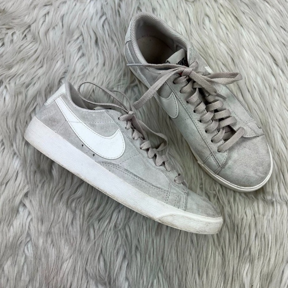 Nike Women's Blazer Low SD Sneakers